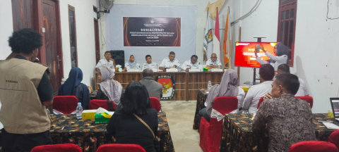 Foto Bersama Peserta dalam Mengikuti Kegiatan Sosialisasi SIPOL