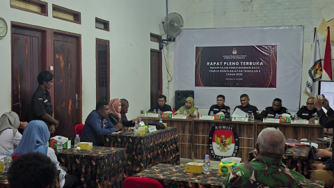 Ketua dan Anggota Bawaslu Kaimana Hadiri Rapat Pleno Terbuka PDPB Triwulan II Tahun 2026